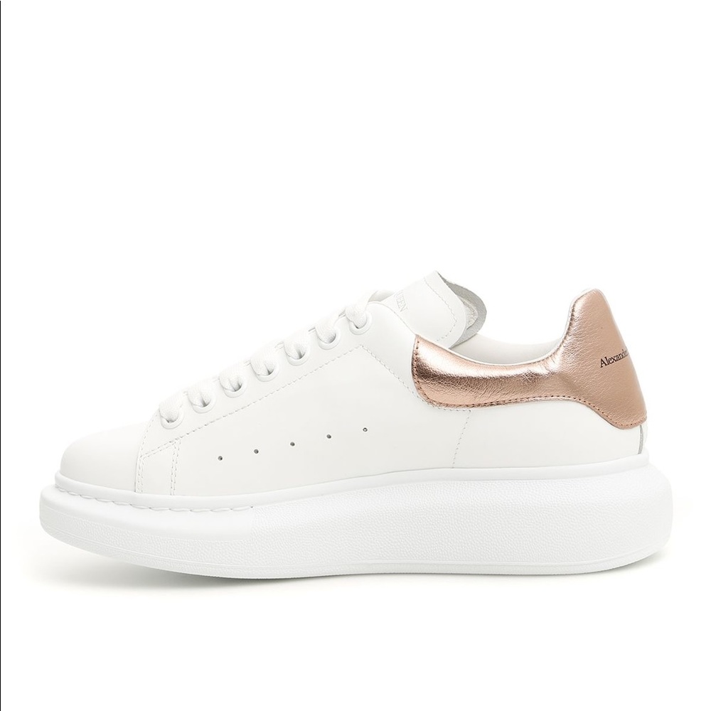 Alexander McQueen | Oversized Sneakers in White/Rose Gold 40.5